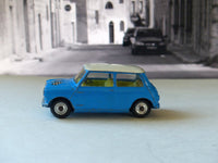 227 Morris Mini-Cooper in blue, lemon interior (15)