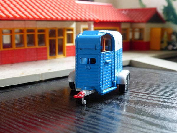 112 Rice Double Horse Box with Whizzwheels