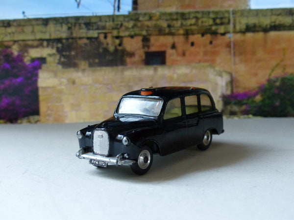 418 Austin Taxi with driver (later type)