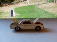 239 Volkswagen Karmann Ghia in cream