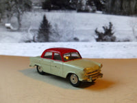 207 Standard Vanguard III in very pale green and red