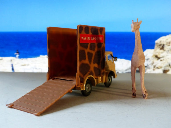 A Corgi diecast Chipperfields Circus Giraffe Transporter and Giraffes A Corgi diecast Chipperfields Circus Giraffe Transporter and Giraffes