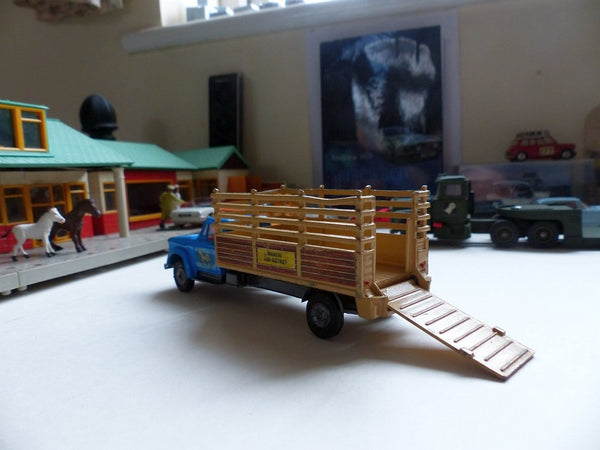 484 Dodge Kew Fargo Livestock Transporter (Daktari Edition)