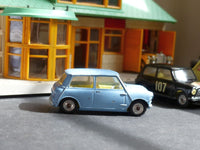 226 Morris Mini Minor pale blue, yellow interior