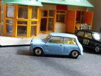 226 Morris Mini Minor pale blue, yellow interior