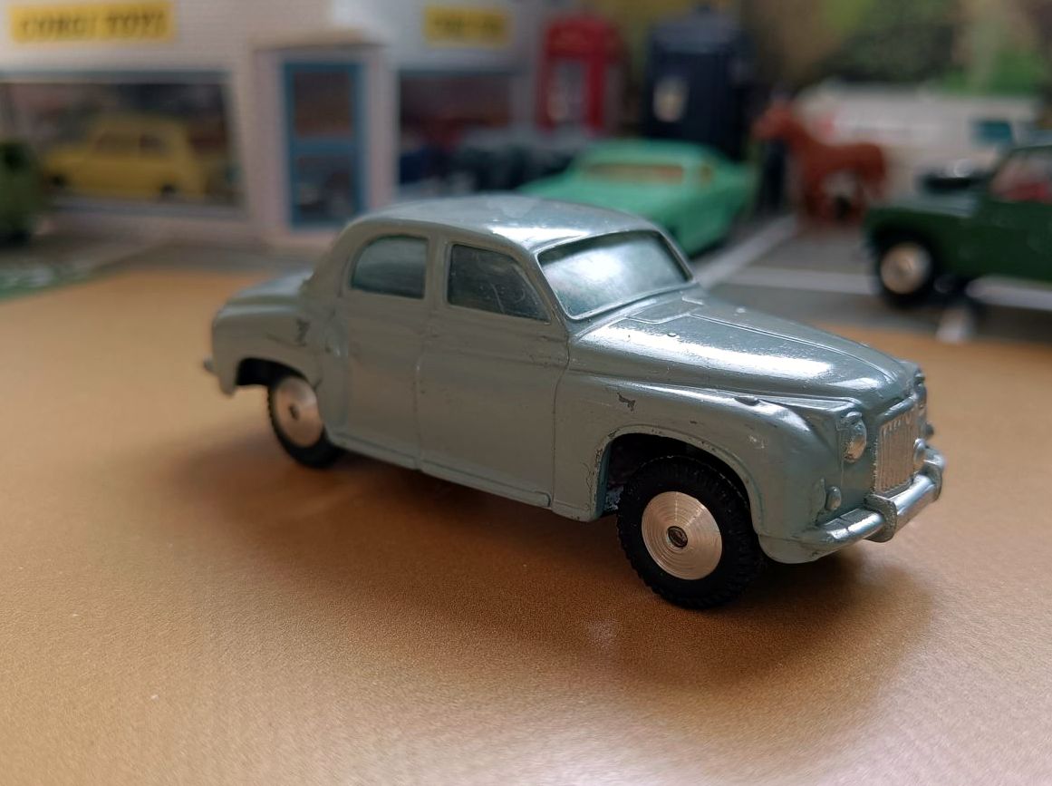 204 Rover 90 in grey – Corgi Toys