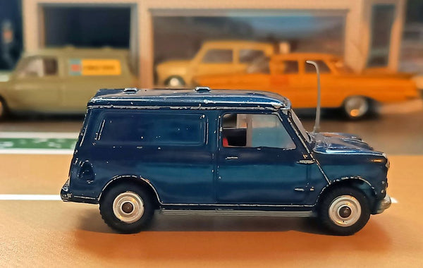 448 Police Mini Van