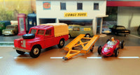 Gift Set 17 Land Rover with Ferrari on Trailer