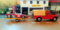 Gift Set 17 Land Rover with Ferrari on Trailer