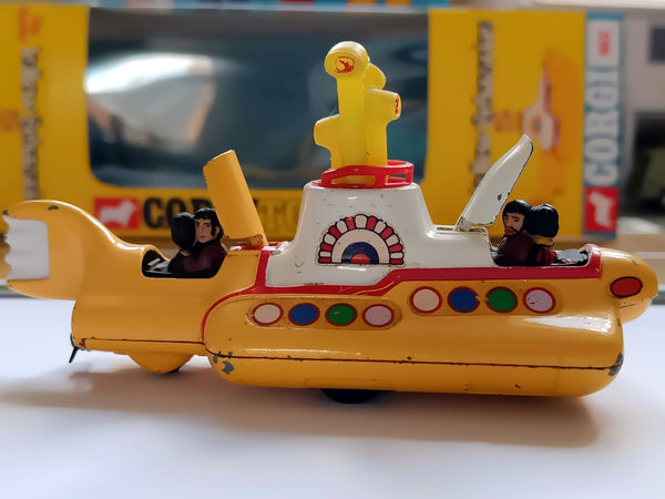 803 The Beatles' Yellow Submarine – Corgi Toys