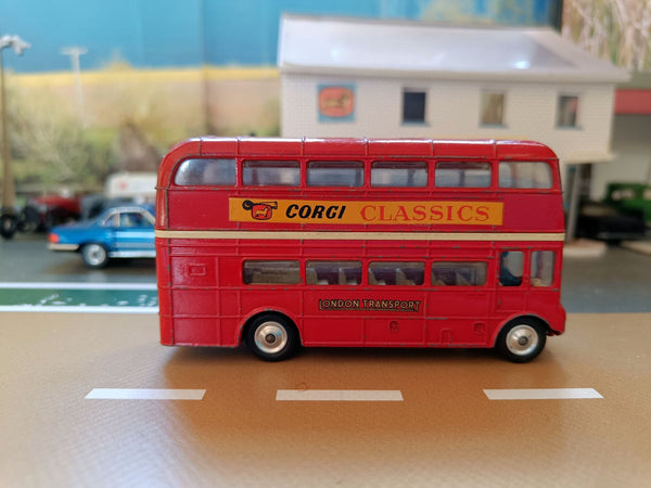 468 London Transport Routemaster Bus