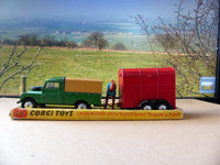 Gift Set 2 Land Rover with rare early Pony Trailer (3) in original box