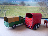 Gift Set 2 Land Rover with rare early Pony Trailer (3) in original box