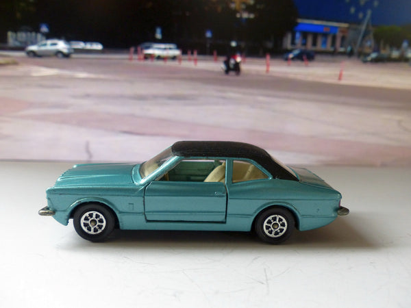 313 Whizzwheels Ford Cortina Mk III GXL 'Graham Hill' in blue