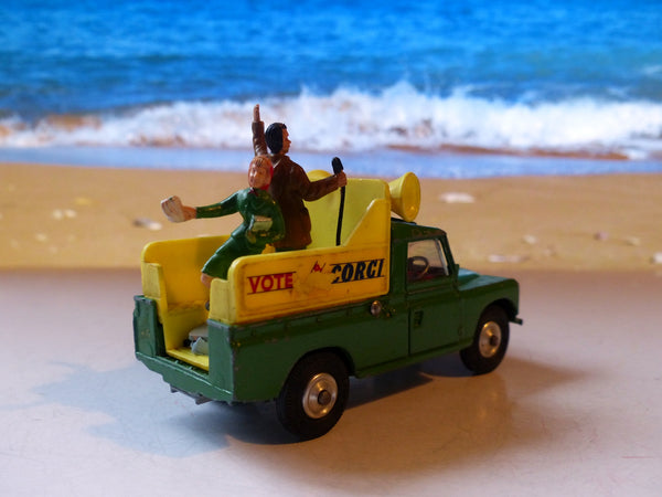 472 Land Rover Public Address Vehicle – Corgi Toys