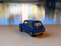 204 Morris Mini Minor in mid-blue with silver base Whizzwheels (2)