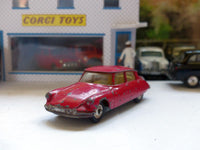 210S Citroen DS19 with cast fog lamps (3)