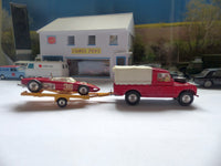 Gift Set 17 Land Rover with Ferrari on Trailer