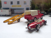 Gift Set 17 Land Rover with Ferrari on Trailer