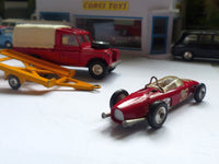 Gift Set 17 Land Rover with Ferrari on Trailer