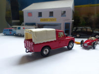 Gift Set 17 Land Rover with Ferrari on Trailer