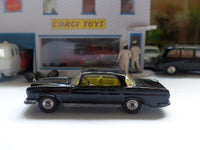 230 Mercedes-Benz 220SE black