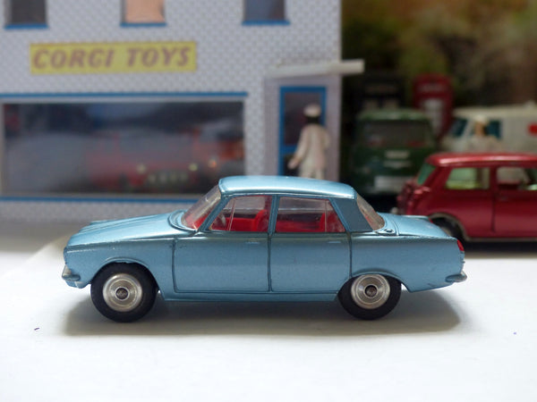 252 Rover 2000 in pale steel-blue