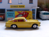 218 Aston Martin DB4 yellow early edition *with original box*