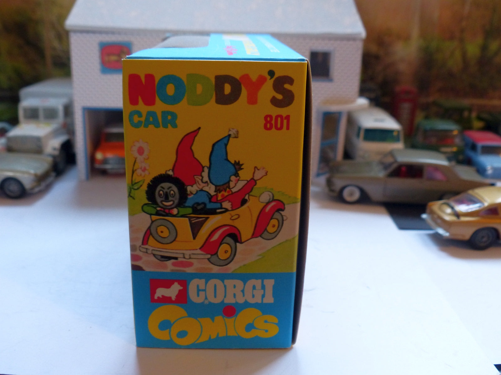 801 Noddy Car with rare first issue Golly and box – Corgi Toys