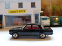 252 Rover 2000 repainted in black