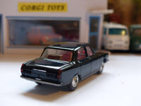 252 Rover 2000 repainted in black