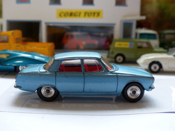 252 Rover 2000 in steel-blue