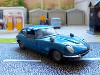 335 Jaguar E Type 2+2 Fastback in metallic blue