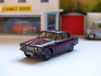 252 Rover 2000 in maroon with rare cast wheels (2)