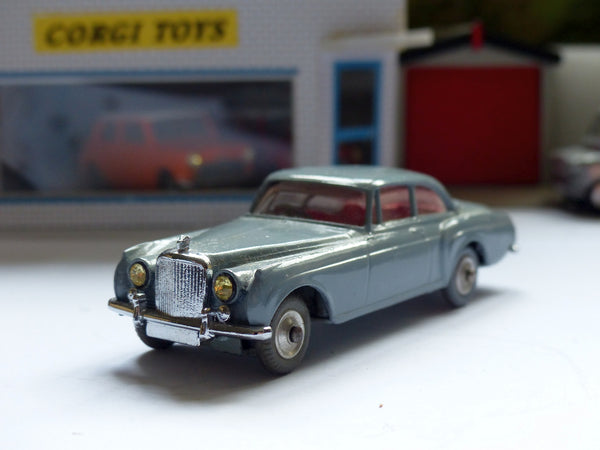 Corgi bentley continental sports 2024 saloon