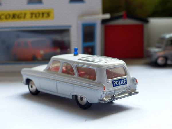 419 Ford Zephyr Motorway Patrol – Corgi Toys