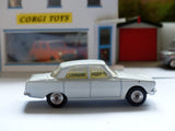 252 Rover 2000 in white with lemon interior