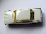 252 Rover 2000 in white with lemon interior