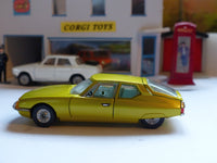 284 Citroen SM in metallic lime-yellow