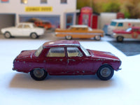 252 Rover 2000 in maroon with rare cast wheels (1)