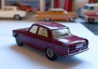 252 Rover 2000 in maroon with rare cast wheels (1)