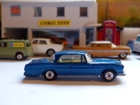 253 Mercedes-Benz 220SE in metallic blue (1)