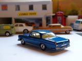 253 Mercedes-Benz 220SE in metallic blue (1)