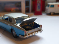 273 Rolls Royce Silver Shadow with original box *silver / blue metallic* (2)