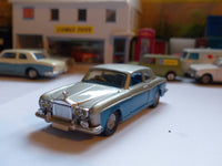 273 Rolls Royce Silver Shadow with original box *silver / blue metallic* (2)