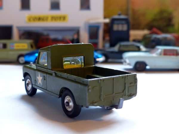 500 US Army Land Rover – Corgi Toys