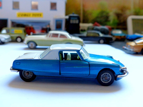 259 Citroen 'Le Dandy' Coupé in blue and white + original box