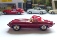307 Jaguar E type in plum red