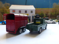 Gift Set 2 Land Rover and Pony Trailer
