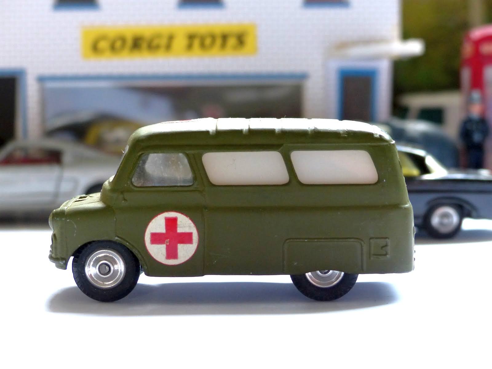 414 Bedford CA Military Ambulance – Corgi Toys